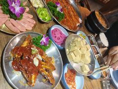 -明洞阿姨·韩式酱蟹烤肉·创意料理(三元桥店)