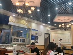 大堂-陇兴楼兰州拉面(西安咸阳国际机场店)
