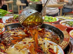 -烧哥美蛙肥肠鱼火锅·十五年社区店