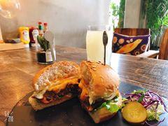 -HIGH FIVE哈福手工汉堡(桂林路店)