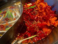 鸳鸯锅-董眼镜火锅(洪崖洞总店)