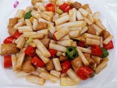 酸辣藕尖爆猪颈肉-龙禧渔村酒楼