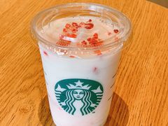 草莓酸奶星冰乐-星巴克(洛阳中州路王府井店)