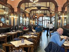 -Majestic Café
