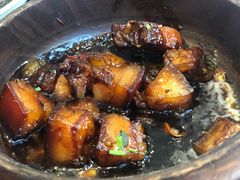 招牌红烧肉-小龙酒家(桂平路店)