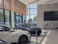 -上海宝信宝马4S店