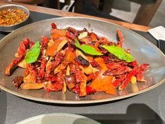 皱皮椒炒牛肝菌-Ameigo梅果·云贵川bistro(长宁来福士店)