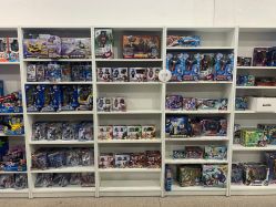 -逝水玩具折扣店