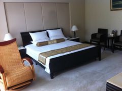 二楼主卧-上海怡沁园度假酒店