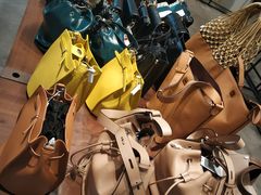 -URBAN REVIVO(上海中庚漫游城店)