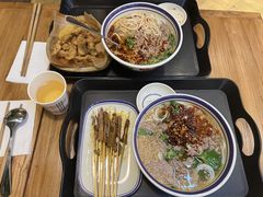 -云阿蛮云南生烫牛肉米线(奉贤路店)