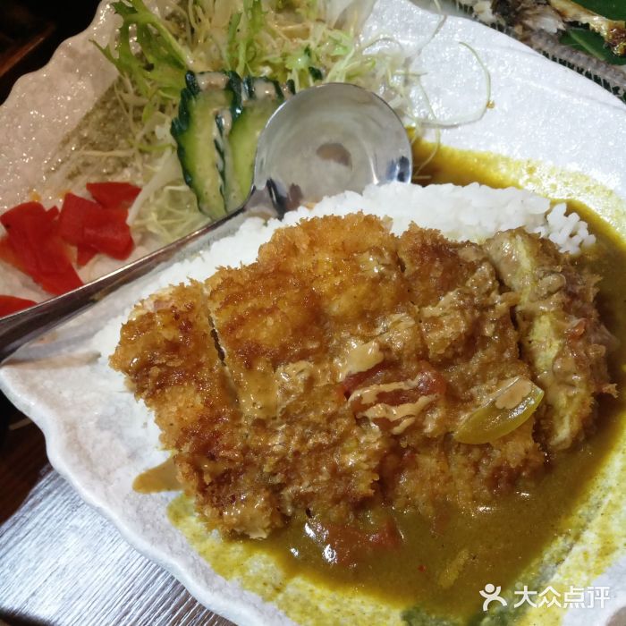魟阳日式料理(香积寺路店)猪排咖喱饭图片