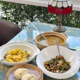 在杜甫江阁旁赏景🏞喝茶🍵吹着湖风好惬意~