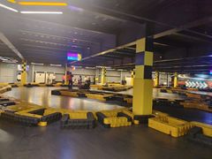 -极限PLAY运动娱乐新世界·团建派对表演休闲馆·室内高空游乐园