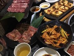 -草家酱蟹炭火烤肉店(珲春南路一店)