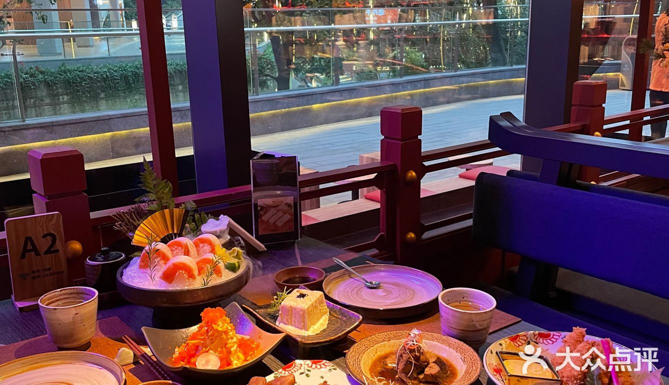 成都探店 首家大鱼海棠风装潢的日料食
