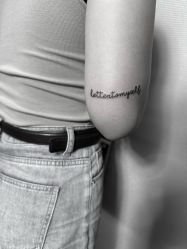 -V一刺青·纹身   穿孔    清洗