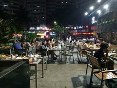 -龙巢盱眙龙虾·牛蛙·烧烤宵夜(八卦岭店)