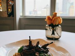 碳烤乳鸽，甜豆，旱金莲醋汁-Jean Georges