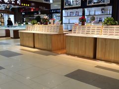 -MiRi眼镜连锁·蔡司·尼康控优点合作店(莘庄店)