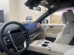 -理想汽车(世纪汇店)