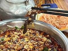-周良天山牛杂城(天山路总店)
