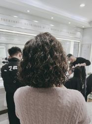 -镁连社·美联社