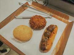 法国风味红豆奶油包-巴黎贝甜(大宁国际商业广场店)