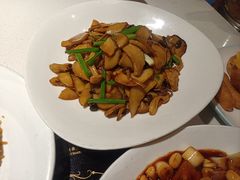 橄榄油炒三菇-金筷子西北菜·捞悦火锅