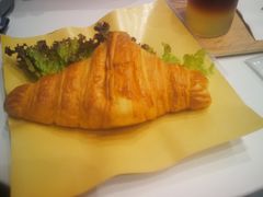 吞拿鱼可颂三明治-BIJOU coffee&cocktail(龙岗万科广场店)