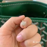 在ROTASS定制的钻戒收到啦！莫名激动中...  🥰