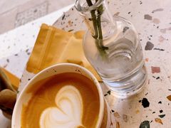 拿铁-Cafe on warm(丹霞店)