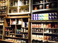 面包甜点陈列柜-星巴克臻选(广州沙面店)