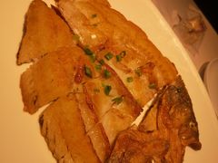 传统香煎咸鲈鱼-汤城小厨•粤菜•靓汤(金宝街店)
