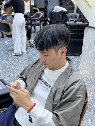 -藤野造型专业烫染接发