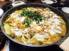 -山城外·非遗酸菜鱼(财富中心店)
