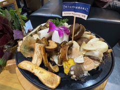 -一朵菌·野生菌探索家火锅(南亚店)