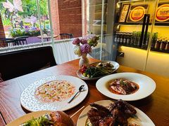 -LESCEDARS Brasserie Bistro香柏树