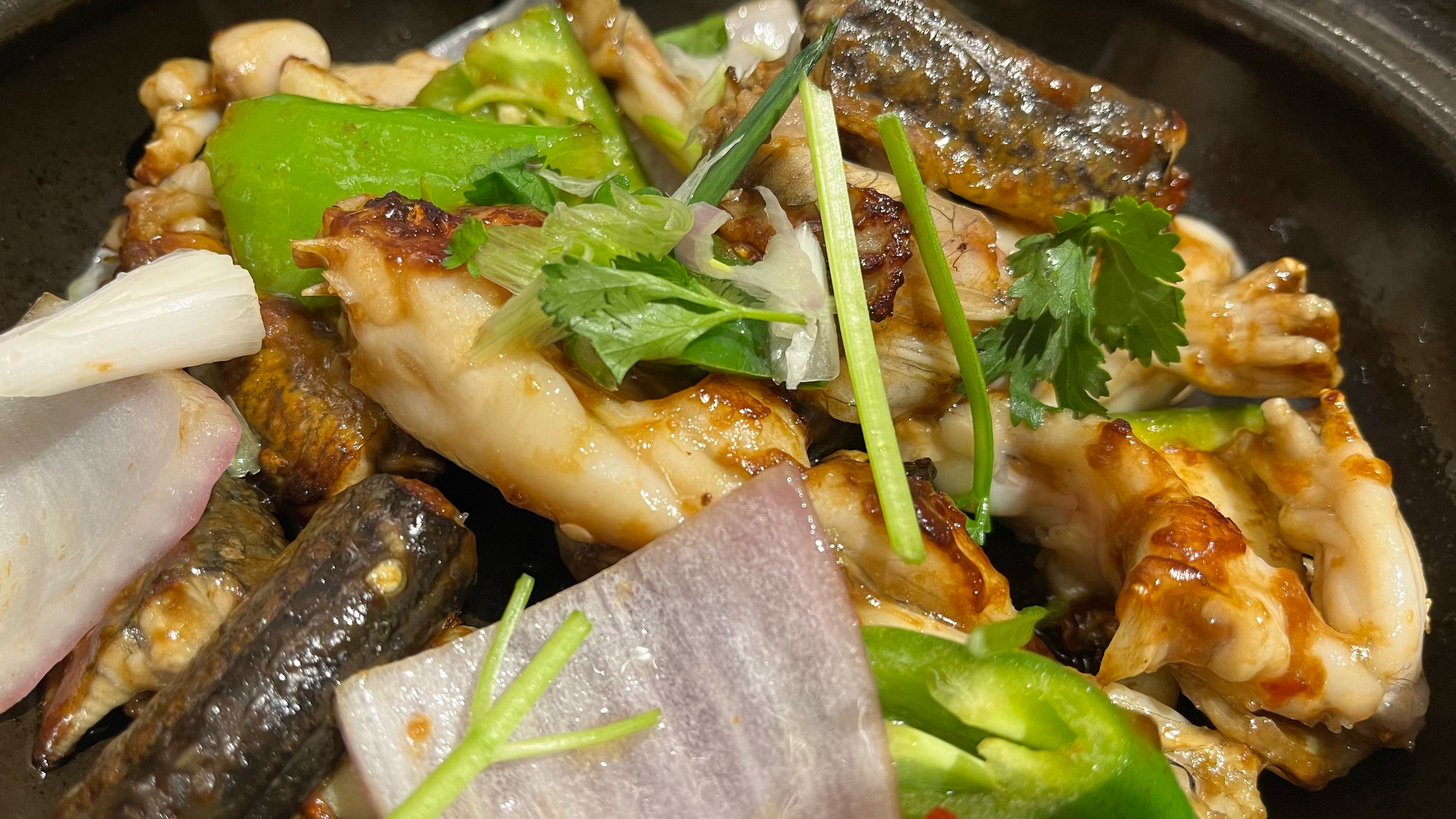 常来小聚的美味生啫田鸡黄鳝