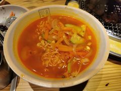 海鲜辛拉面-喜来稀肉(北外滩白玉兰广场店)