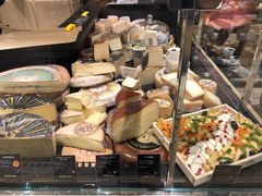 -乐蓬马歇百货公司(Rive Gauche)