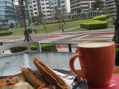 -见面聊 CAFE 行善店