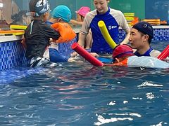 -Swim斯卫姆国际儿童游泳中心(红博中央公园店)