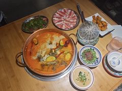 -洱火云南酸菜牛肉火锅(石景山当代商城店)