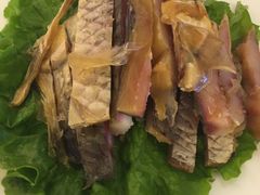 -红栌温泉山庄生态美食餐厅