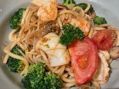 海鲜炒乌冬-Lia Cafe Bar Restaurant松山咖啡屋