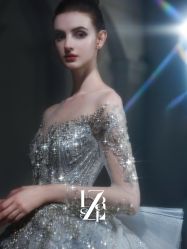 -Renee芮亦婚纱(原丽莎)