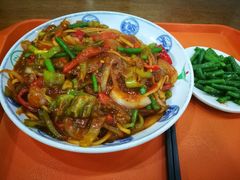 -牛一嘴·兰州牛肉面·大盘鸡(财富中心店)