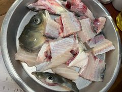 鱼头骨腩生上-渔意坊·千层无骨鱼粥底火锅·20年顺德菜(普君店)