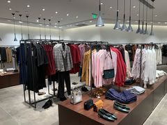 -URBAN REVIVO(高德置地广场·春广场店)